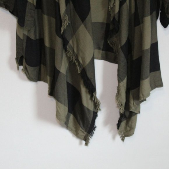 Maurices Plaid Open Front Cardigan Green Black Raw Edge Plus Size 1 1X H11656 - Picture 2 of 8